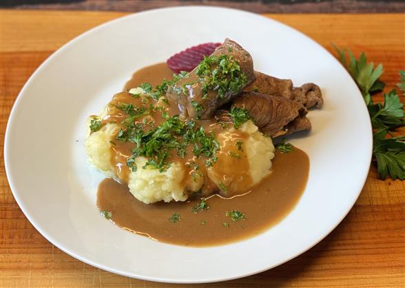 01.             DAGENS MIDDAG