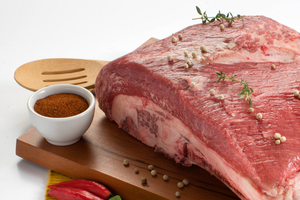 Oksespidsbryst i ovnen med braisserede rodfrugter