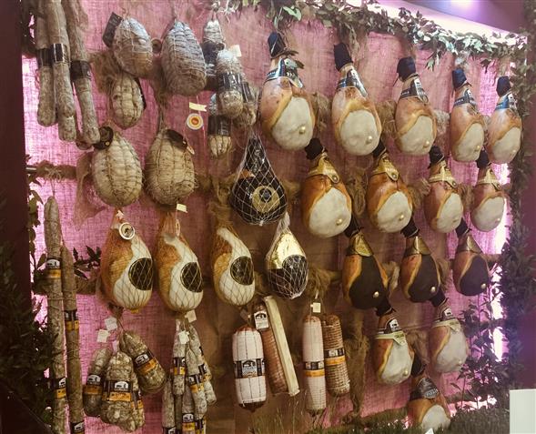 SLAGTERENS HJEMMELAVEDE ITALIENSKE BUFFET